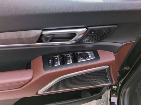 Used 2025 Kia Telluride SX Prestige image 15