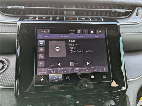 New 2025 Jeep Grand Cherokee Altitude image 17