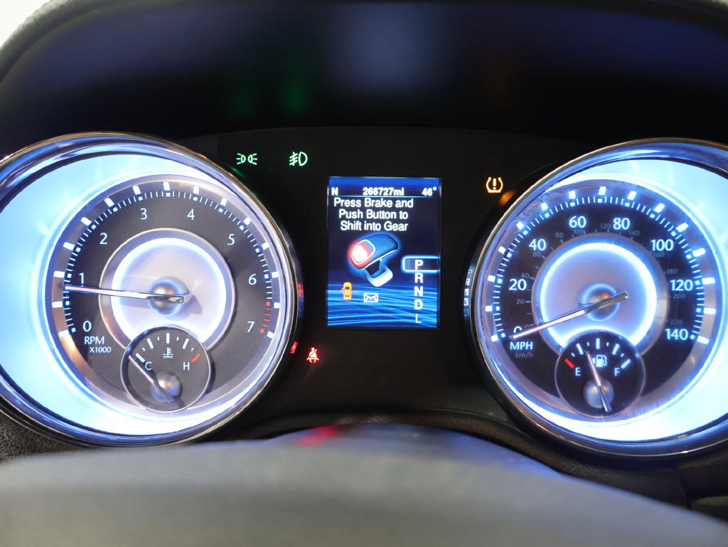 Used 2013 Chrysler 300 AWD w/ Driver Convenience Group image 37