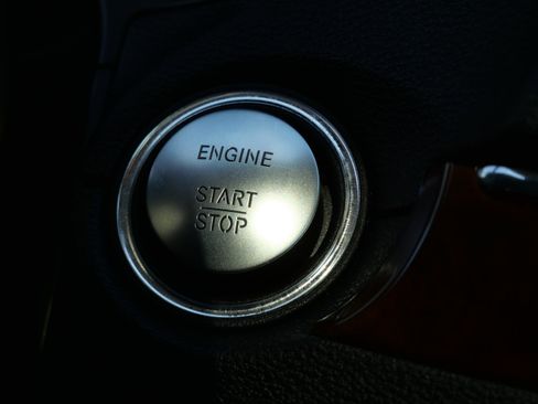 Used 2011 Mercedes-Benz E 550 Coupe image 20