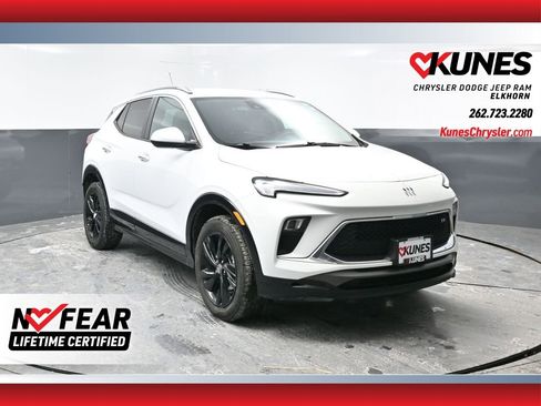 Used 2024 Buick Encore GX Sport Touring image 1