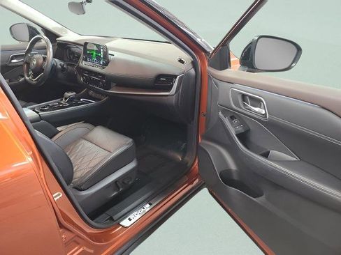 Used 2021 Nissan Rogue Platinum image 25