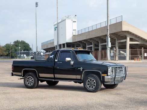 Used 1986 Chevrolet C/K Truck 2500 image 20