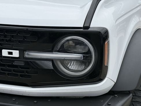 Used 2023 Ford Bronco Wildtrak image 11