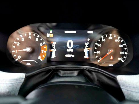 Used 2024 Jeep Compass Latitude image 19