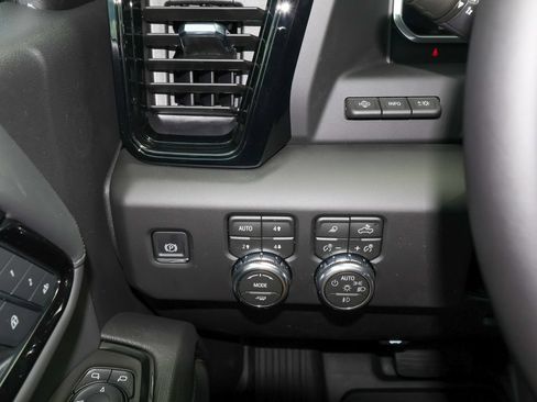 New 2026 GMC Sierra 2500 AT4X w/ LPO, Black Badging Package AWD/4WD image 27