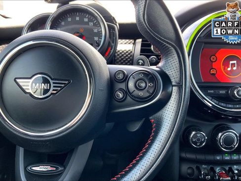 Used 2019 MINI Cooper S w/ Signature Upholstery Package FWD image 17