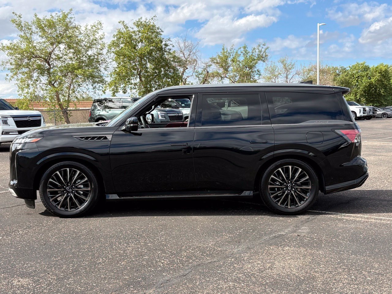 New 2027 INFINITI QX80 Autograph AWD/4WD image 3