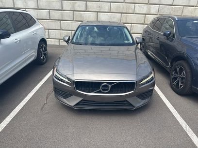 Used 2020 Volvo S60 T6 Momentum