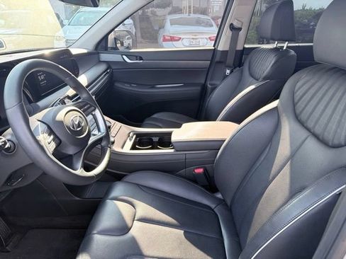 Used 2024 Hyundai Palisade Limited FWD image 7