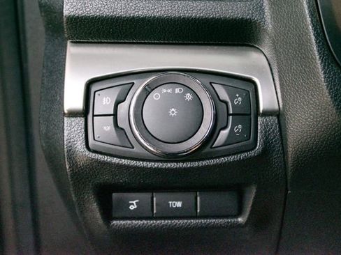 Used 2019 Ford Explorer XLT w/ Equipment Group 202A AWD/4WD image 14