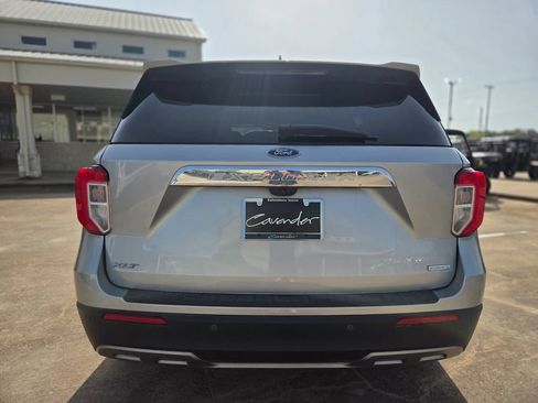 Used 2020 Ford Explorer XLT w/ Equipment Group 202A RWD image 6