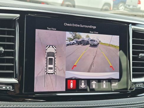 Used 2024 Chrysler Pacifica Limited w/ S Appearance Package FWD image 31