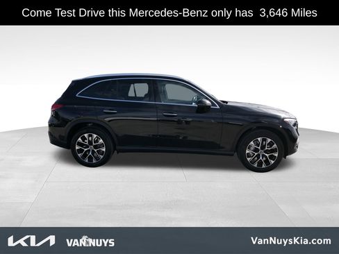 Used 2025 Mercedes-Benz GLC 350e 4MATIC image 2