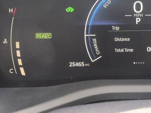 Used 2025 Toyota Camry SE w/ Convenience Package FWD image 19