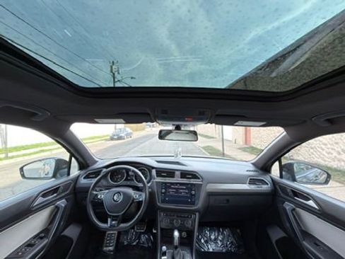 Used 2021 Volkswagen Tiguan SE R-Line AWD/4WD image 32