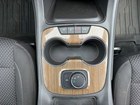 Used 2022 GMC Acadia SLE w/ LPO, Floor Liner Package FWD image 25