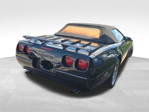 Used 1990 Chevrolet Corvette Convertible RWD image 7
