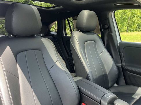 Used 2021 Mercedes-Benz GLA 250 4MATIC image 40