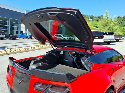 Used 2017 Chevrolet Corvette Grand Sport w/ Grand Sport Heritage Package RWD image 13