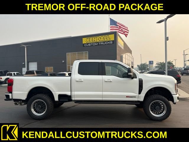 Used 2025 Ford F350 Platinum w/ Tremor Off-Road Package AWD/4WD image 1