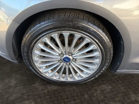 Used 2013 Ford Fusion Titanium w/ Titanium Driver Assist Pkg AWD/4WD image 35