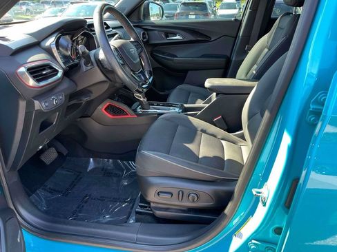 Used 2022 Chevrolet TrailBlazer RS w/ Technology Package FWD image 16