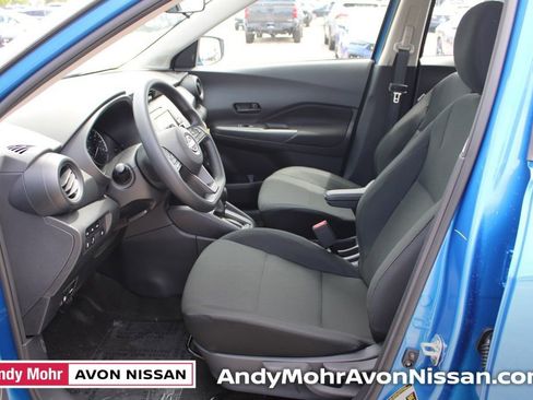 New 2025 Nissan Kicks Play S image 7