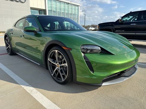 Used 2022 Porsche Taycan 4 Cross Turismo image 3