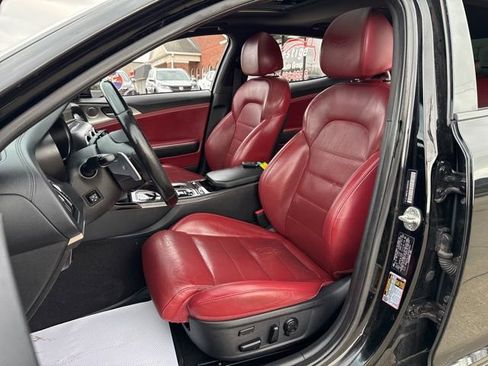Used 2019 Kia Stinger GT2 image 2