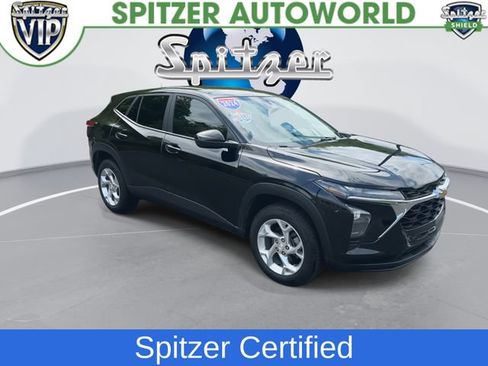Used 2024 Chevrolet Trax LS w/ LS Convenience Package FWD image 2