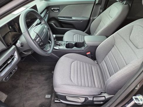 Certified 2025 Kia K4 EX FWD image 10