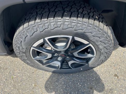 Used 2025 Jeep Compass Trailhawk AWD/4WD image 30