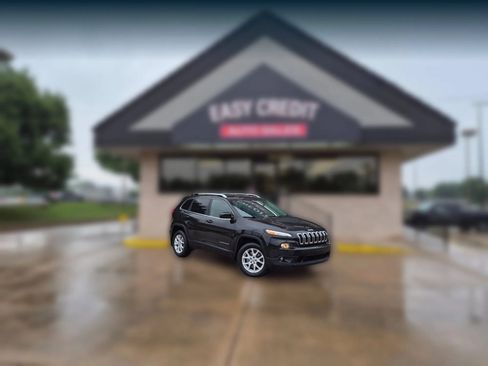 Used 2016 Jeep Cherokee Latitude w/ Comfort/Convenience Group AWD/4WD image 1