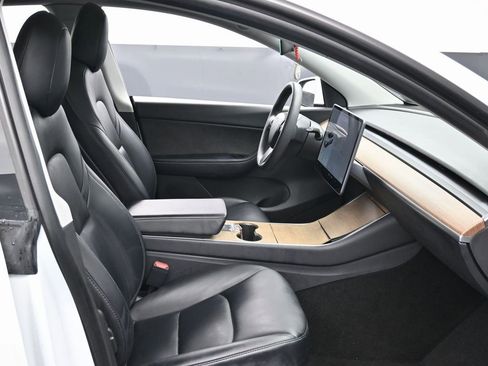 Used 2021 Tesla Model Y 2WD image 38
