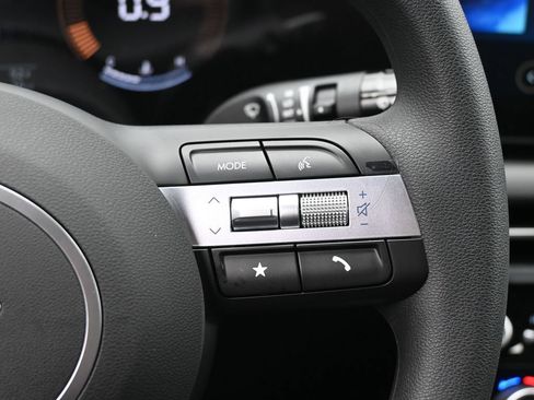 Used 2025 Hyundai Santa Cruz SEL AWD/4WD image 13