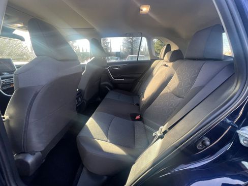 Used 2025 Toyota RAV4 XLE image 27