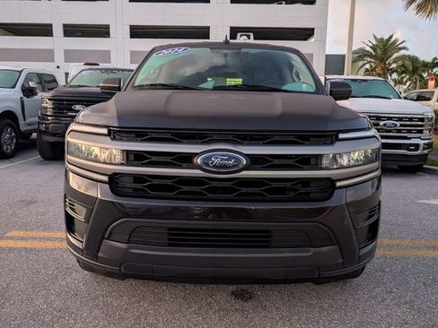 Used 2024 Ford Expedition Max XLT image 2