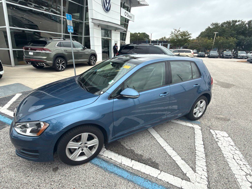 Used 2017 Volkswagen Golf Wolfsburg Edition FWD image 31
