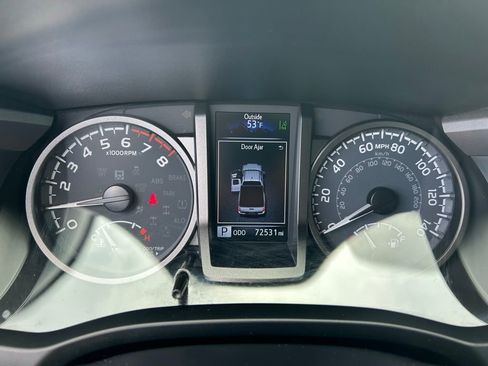 Used 2023 Toyota Tacoma TRD Off-Road AWD/4WD image 13
