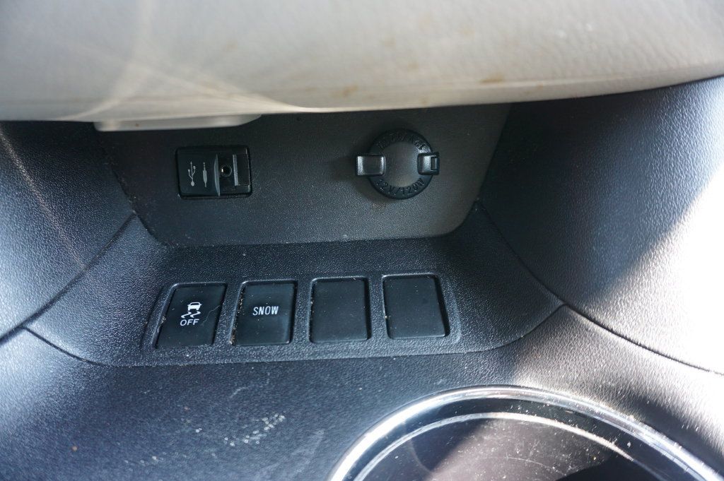 Used 2015 Toyota Highlander XLE FWD image 13