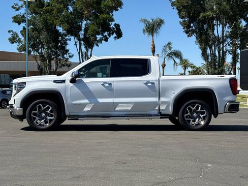 Used 2023 GMC Sierra 1500 SLT w/ SLT Premium Package AWD/4WD image 2