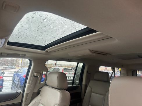 Used 2016 Chevrolet Suburban LTZ image 6