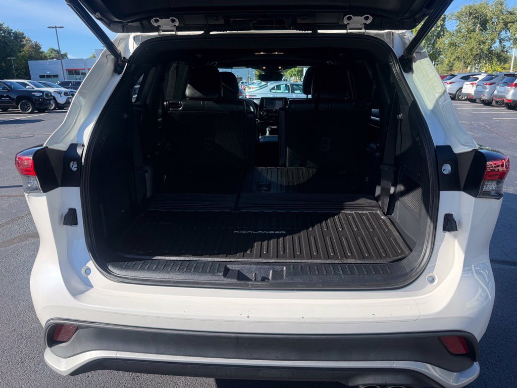 Certified 2021 Toyota Highlander XSE AWD/4WD image 18