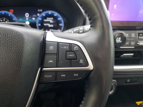 Used 2024 Toyota Grand Highlander XLE image 25