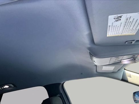 Used 2021 Chevrolet Blazer LT FWD image 14