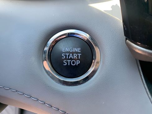 Used 2023 Toyota Highlander XLE image 24