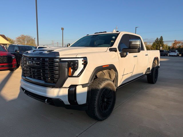 Used 2024 GMC Sierra 3500 Denali Ultimate AWD/4WD image 2