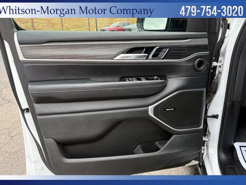 Used 2024 Jeep Wagoneer Series II w/ Flexible Seating Group image 11