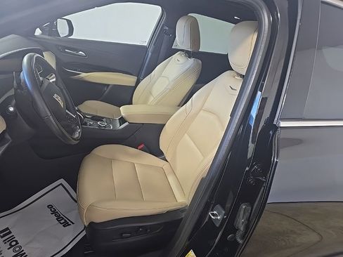 Certified 2024 Cadillac XT4 Luxury w/ Cold Weather Package image 18